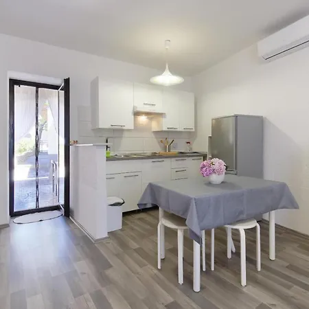 Apartment Anja *